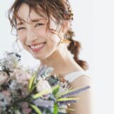 東京銀座の審美歯科でブライダルホワイトニングの相談をする花嫁