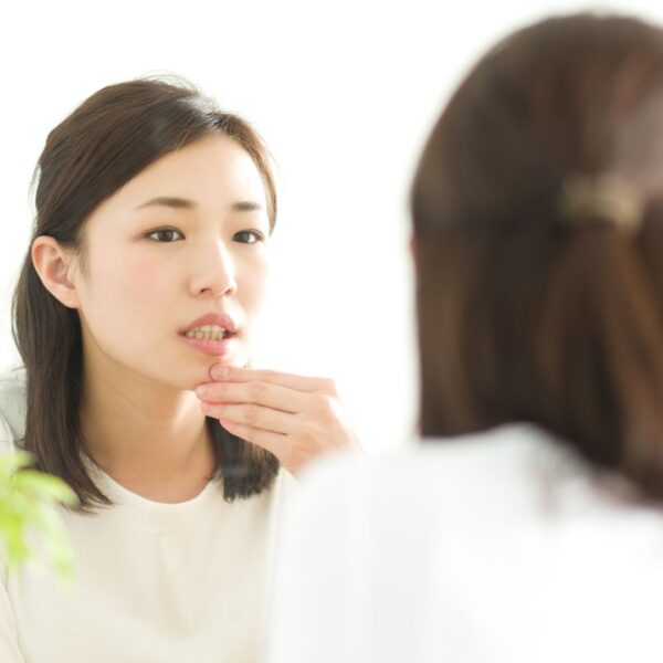 そのガタガタ歯並び、美しく自信あふれる笑顔に変えませんか？銀座の審美歯科が教える最新治療法