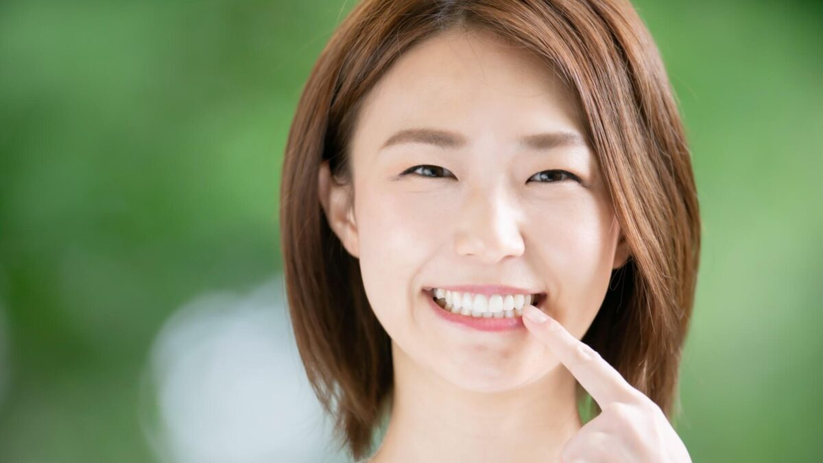 東京銀座の審美歯科が解説するすきっ歯の最適な治療法の比較