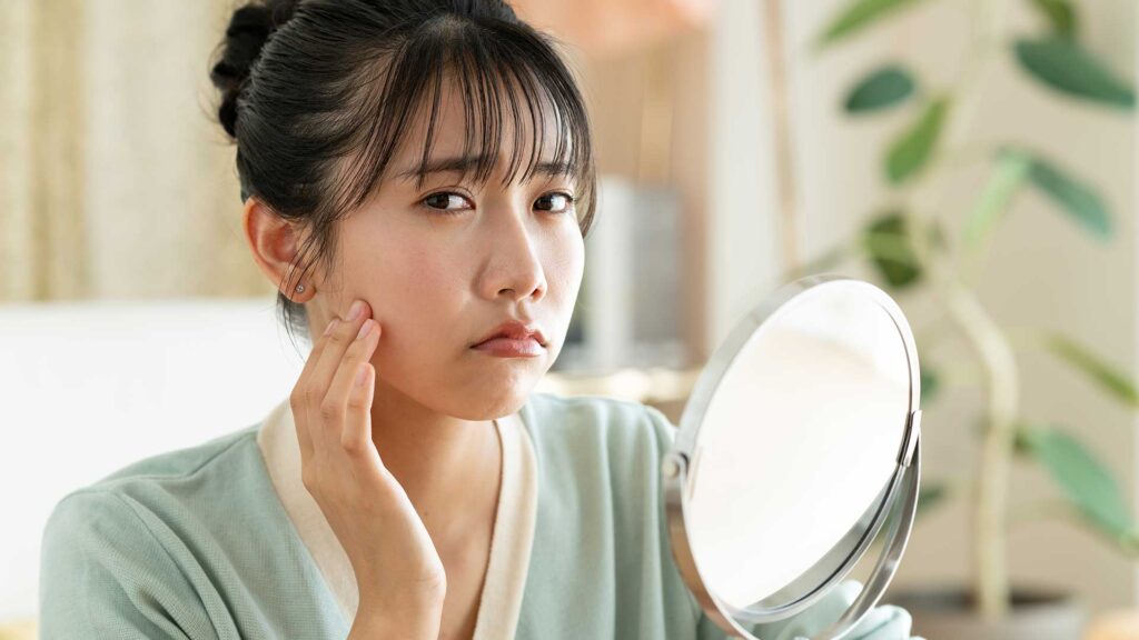 銀座の審美歯科が解説する食いしばりによる顔の歪みと歯の摩耗