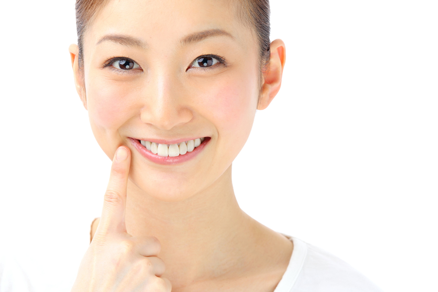 銀座の審美歯科医が教える歯の白さと口元の若さを保つためのセルフケア