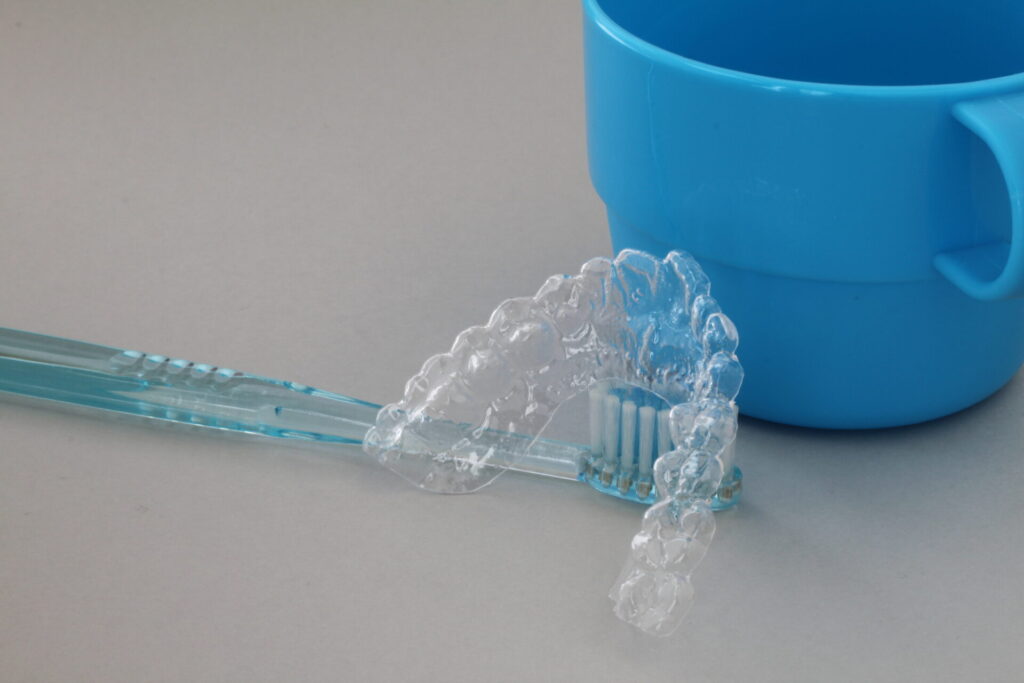 銀座の審美歯科が作製する美しさを守るための精密ナイトガードと市販品や保険のマウスピースとの違い