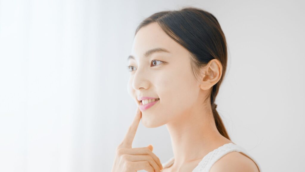 銀座の審美歯科医が教えるあなたの顔のゆがみの原因となるかもしれない噛み合わせの簡単セルフチェック法