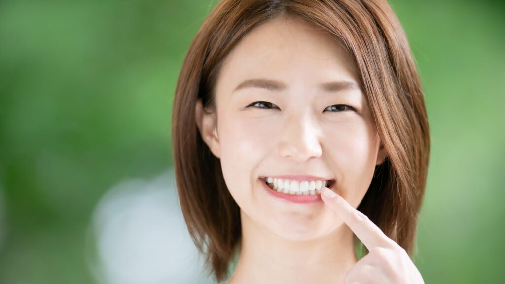 東京銀座の審美歯科で前歯の小さな欠けやすきっ歯などの悩みに対する最適な治療法を相談する
