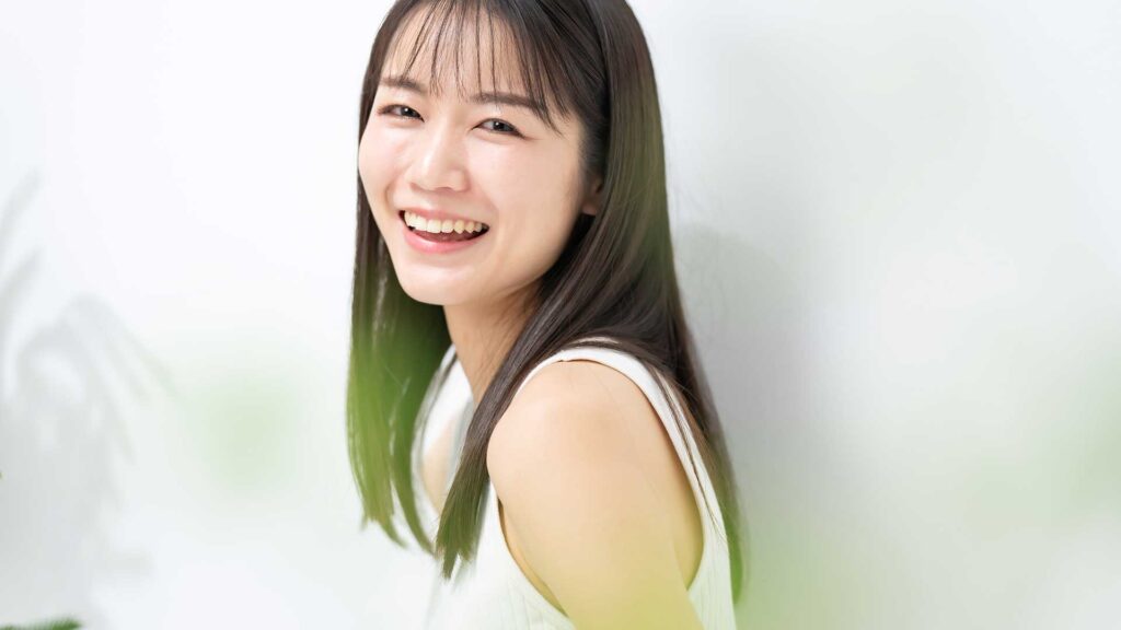 東京銀座の審美歯科でブライダル前のカウンセリングを受ける花嫁