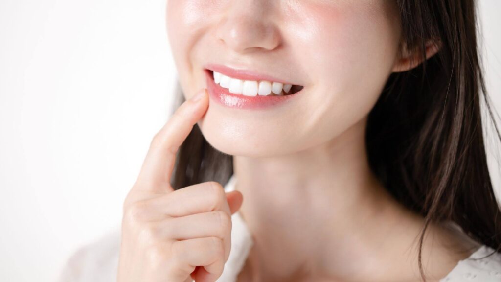 東京銀座の審美歯科が解説する炭酸水による酸蝕歯と歯の審美ケア