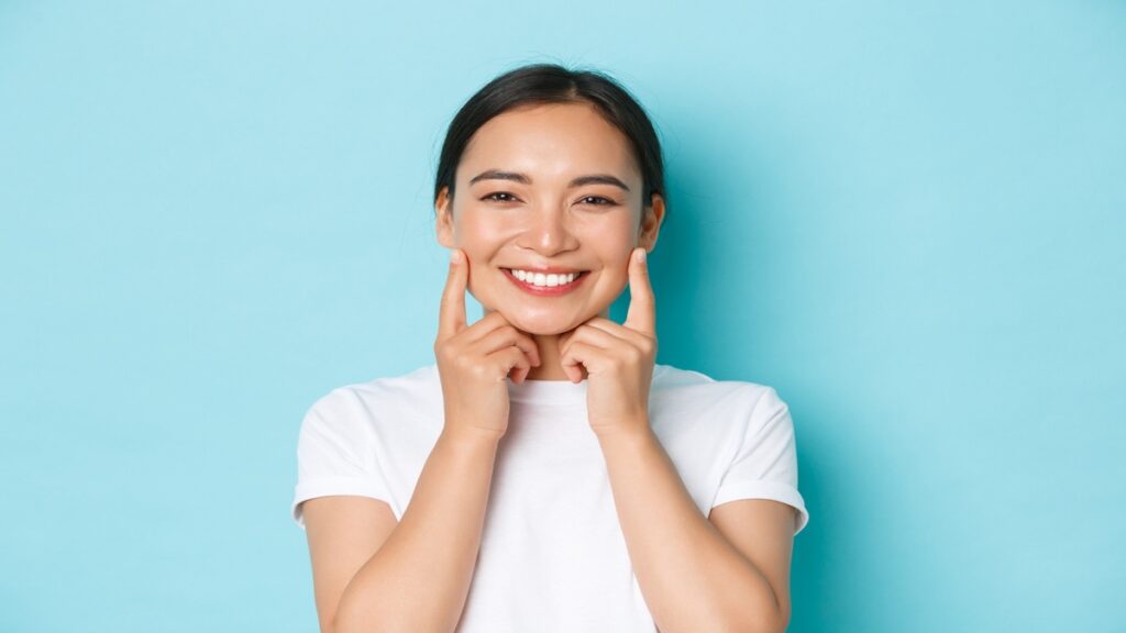 東京銀座の審美歯科で特別なPMTC(プロフェッショナルデンタルエステ)を予約する
