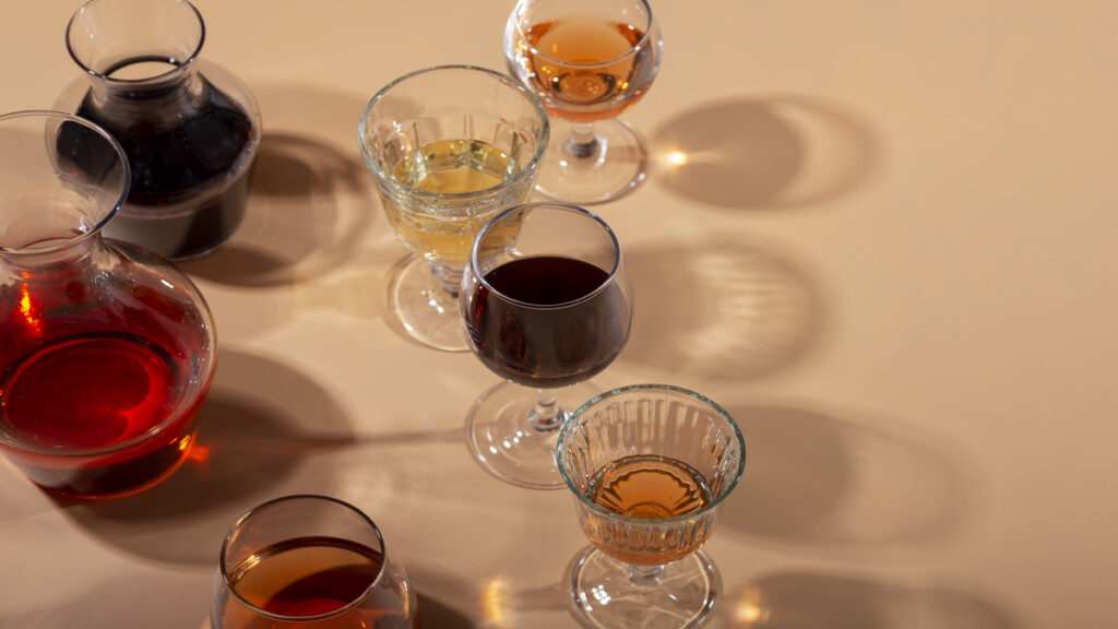 【銀座の審美歯科】歯の黒い点、正体は虫歯？着色？プロが見分ける方法と美しい消し方