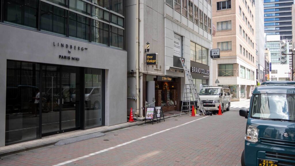 銀座一丁目駅5番出口の地上風景